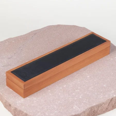 Plumier à couvercle plat